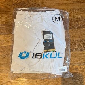 IBKUL Classic White Shorts